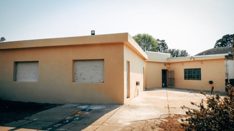 RENOVACIÓN Y 𝙲𝙾𝙻𝙾𝚁 PARA LAS  𝙴𝚂𝙲𝚄𝙴𝙻𝙰𝚂 DE TEODELINA