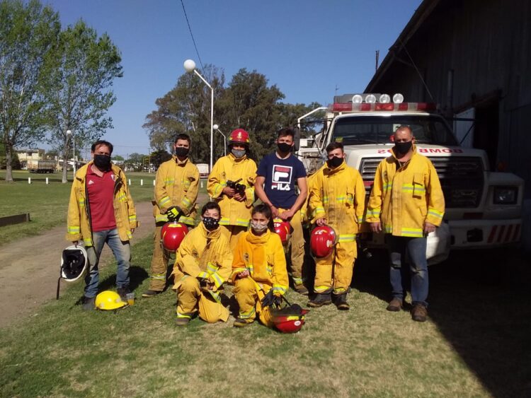 Limpieza del galpón que en la Pista de la Salud de Arribeños.