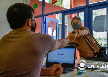 VEDIA COMENZÓ A ENTREGAR BECAS ESTUDIANTILES HOY