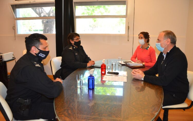 LA JEFA DE LA REGIONAL VIII SE REUNIÓ GIZZI