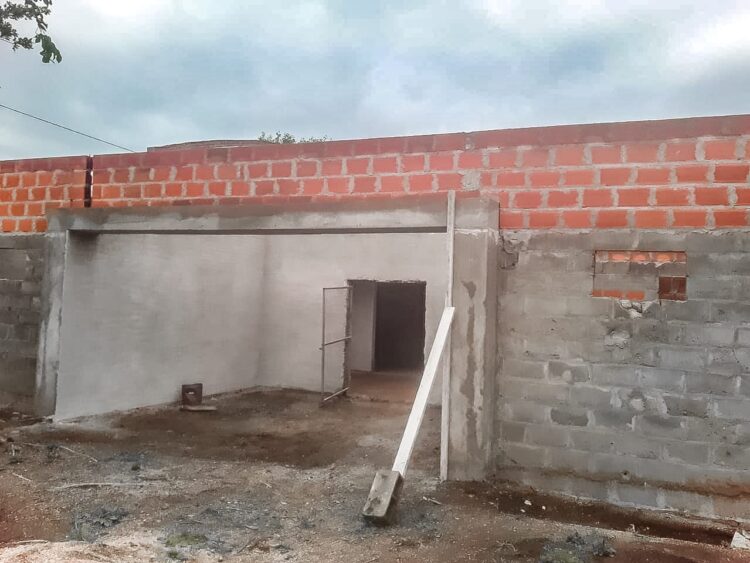 AVANZA LA OBRA: EL SENADOR ENRICO CONTINÚA IMPULSANDO LA CONSTRUCCIÓN DEL GIMNASIO EN LA ESCUELA 174 DE DIEGO DE ALVEAR