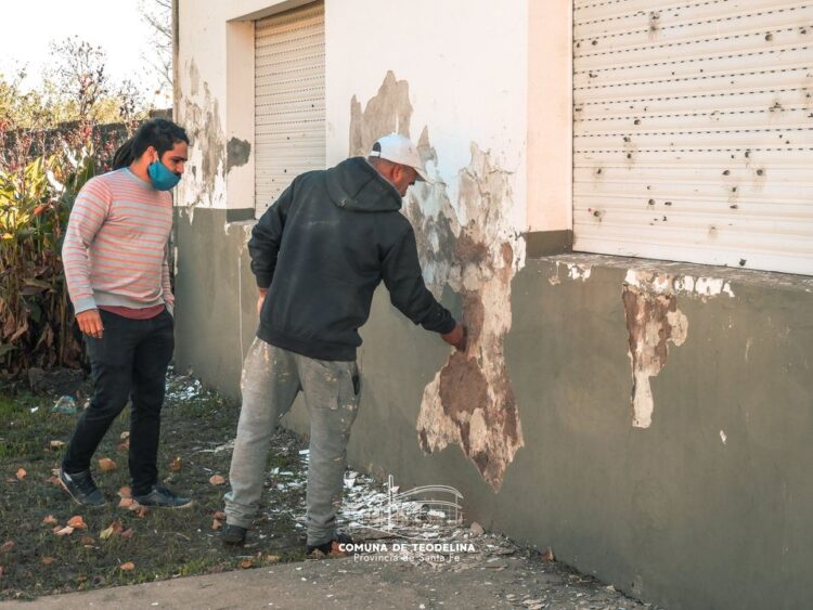 RENOVACIÓN Y 𝙲𝙾𝙻𝙾𝚁 PARA LAS  𝙴𝚂𝙲𝚄𝙴𝙻𝙰𝚂 DE TEODELINA