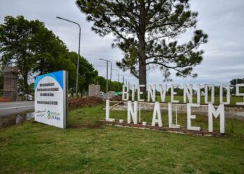 Avanza la construcción del Portal de ingreso en Alem