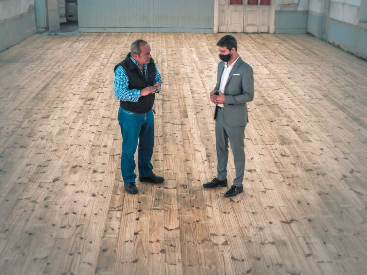 EL PISO DE LA SOCIEDAD ITALIANA FUE TOTALMENTE RENOVADO