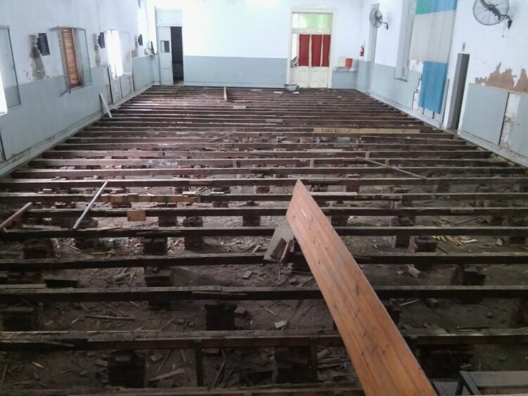 EL PISO DE LA SOCIEDAD ITALIANA FUE TOTALMENTE RENOVADO