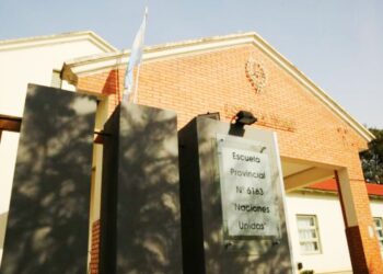 EL SENADOR ENRICO SOLICITA OBRAS DE REFACCIÓN EN LA ESCUELA N° 6163 DE HUGHES