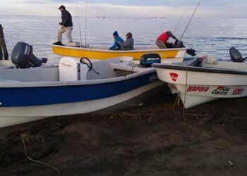 Hay polémica en Villa Cañás por la prohibición de la pesca en la laguna La Soraida