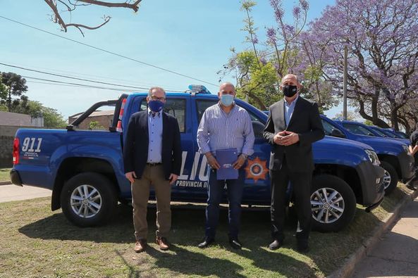 CARMEN: EL PRESIDENTE COMUNAL RECIBIÓ APORTES  Y UN NUEVO MOVIL POLICIAL