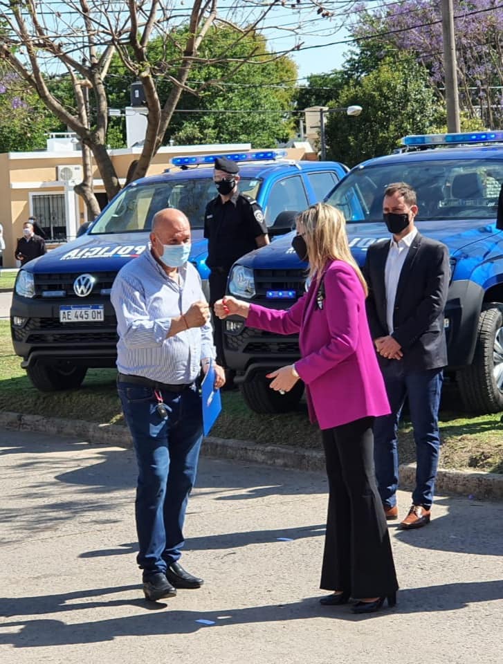 CARMEN: EL PRESIDENTE COMUNAL RECIBIÓ APORTES  Y UN NUEVO MOVIL POLICIAL