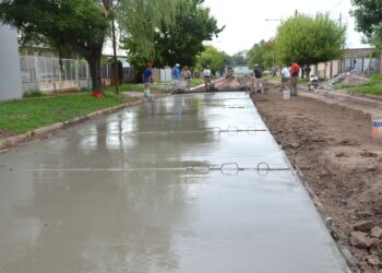 VILLA CAÑAS: PAVIMENTACIÓN Y TAREAS DE MANTENIMIENTO Y MEJORADO