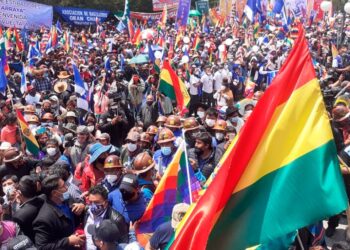 Con pancartas y cánticos, una colorida representación despidió a Evo en La Quiaca