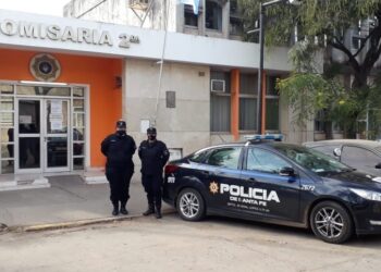 VENADO TUERTO: INTENTÓ ROBAR UN TELÉFONO Y TERMINÓ EN LA COMISARÍA