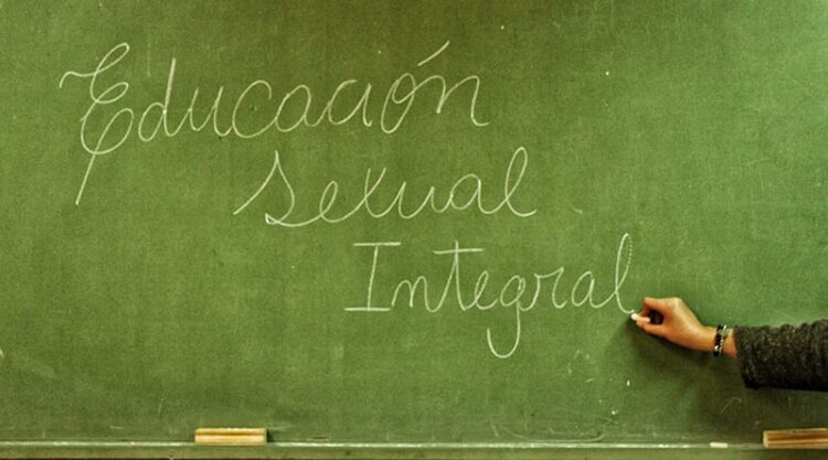 SENADRO ENRICO: POR UNA EDUCACIÓN SEXUAL SIN IDEOLOGIAS