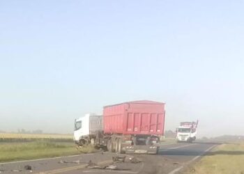 OTRO ACCIDENTE EN RUTA 50 ENTRE UN CAMION Y UN FORD MONDEO