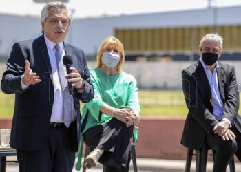 Alberto Fernández: “No preguntamos qué ideología tiene la vacuna, sólo si salva vidas”