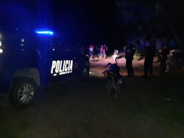 VENADO TUERTO: 33 PERSONAS DEMORADAS EN UNA FIESTA CLANDESTINA 