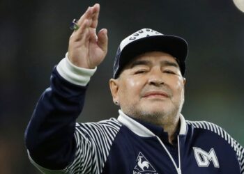 La visita inesperada y los rumores de la rehabilitación en Cuba: las primeras horas de Maradona tras pasar por el quirófano