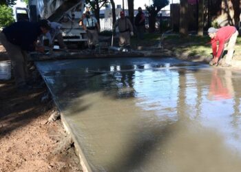 VILLA CAÑAS : Avanza la pavimentación de calle 60 entre 59 y 61.