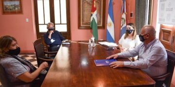 SANTA ISABEL: REUNION CON LA ING. VALDANO DE PRODUCCION, CIENCIA Y TECNOLOGÏA