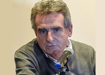 Rossi: “Era incompatible con la democracia un intento de conducción militar paralela”