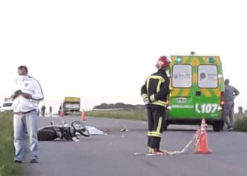 TRAGICO ACCIDENTE EN RUTA 50 . CAMIÓN Vs. MOTO . UNA MUJER DE FERRE FALLECIÓ.