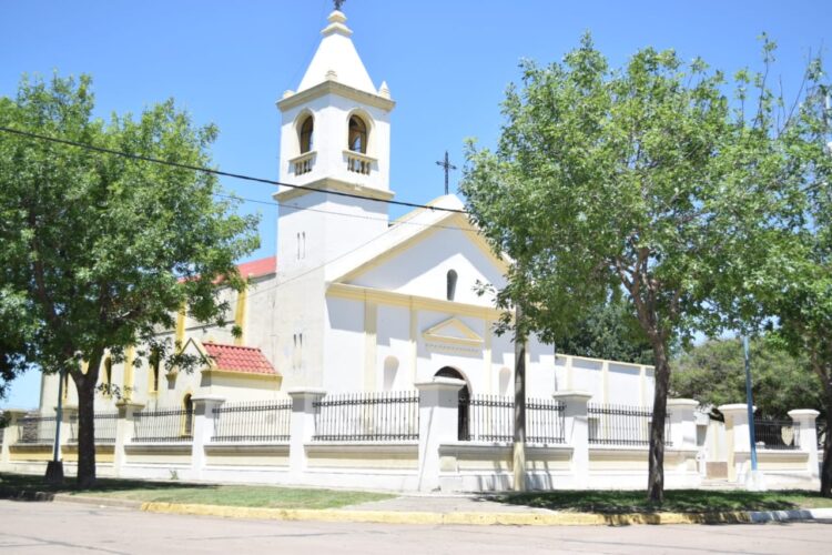 EL SENADOR ENRICO VISITÓ LA LOCALIDAD DE CARMEN PARA DAR CONTINUIDAD A PROYECTOS DE INSTITUCIONES