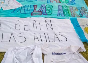 LISANDRO ENRICO ACOMPAÑA EL PEDIDO   VENADENS  PARA QUE LAS CLASES PRESENCIALES SE RETOMEN EN MARZO DEL AÑO PRÓXIMO