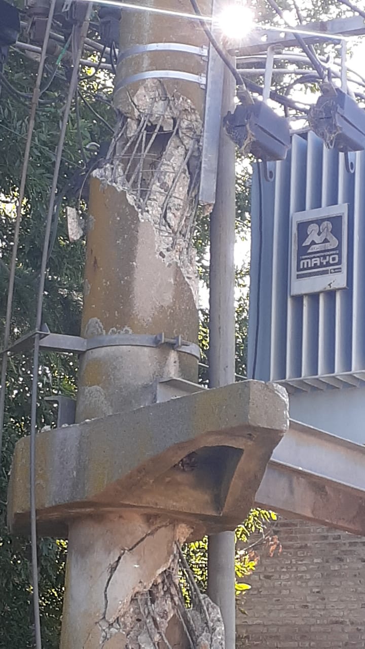 EL CORTE DE CORRIENTE OCURRIDO EN LA REGION SE DEBIÓ A UNA SUBESTACIÖN  CHOCADA POR UN VEHÏCULO