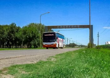 EL SENADOR ENRICO Y ARMANDO DE NENNE SOLICITAN INCLUIR A CARRERAS EN EL RECORRIDO DE LA EMPRESA DE COLECTIVOS CENTRAL ALCORTA
