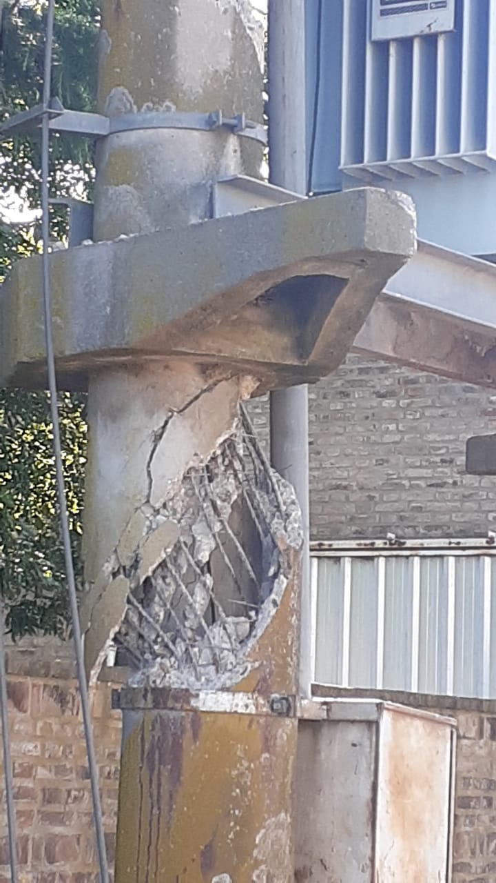 EL CORTE DE CORRIENTE OCURRIDO EN LA REGION SE DEBIÓ A UNA SUBESTACIÖN  CHOCADA POR UN VEHÏCULO