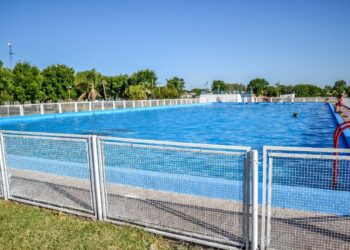 ACOMPAÑANDO LOS PROYECTOS DE LOS CLUBES: EL SENADOR ENRICO VISITÓ LA CANCHA DE PELOTA PALETA Y LA PILETA DEL CLUB BELGRANO DE SANTA ISABEL