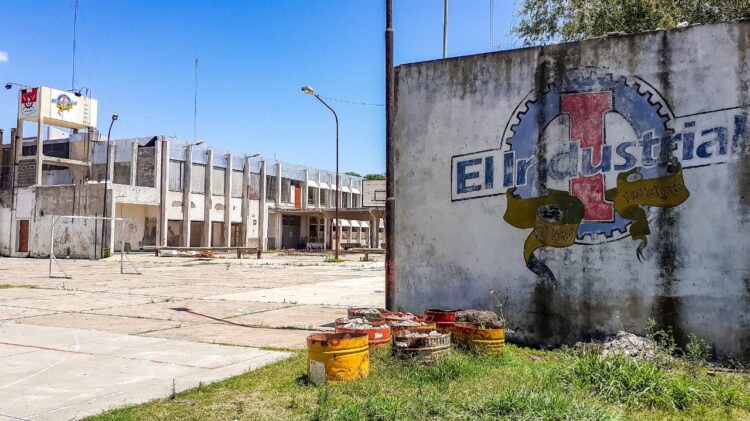 EL SENADOR ENRICO ANUNCIÓ QUE SE ABRIÓ LA LICITACIÓN PÚBLICA PARA EJECUTAR LAS OBRAS EDICILIAS EN “EL INDUSTRIAL” Y LA APERTURA DE SOBRES SERÁ EL 21 DE DICIEMBRE