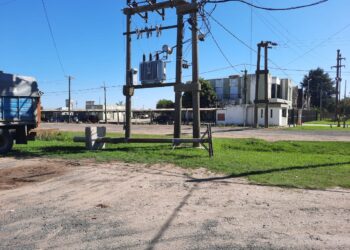 TEODELINA: CORTE DE ENERGIA POR REPARACION DE TRANSFORMADOR