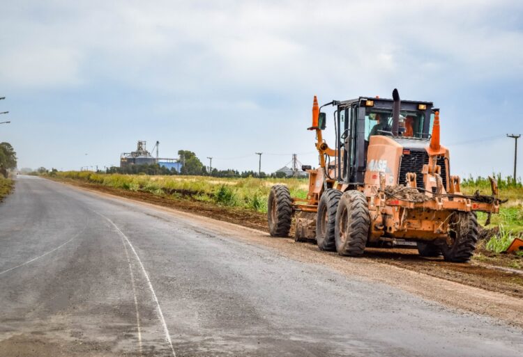 EL SENADOR ENRICO ANUNCIÓ QUE SOLO RESTAN LOS TRABAJOS EN BANQUINAS Y DE PINTURA PARA FINALIZAR LA REPAVIMENTACIÓN DE LA RUTA 94 EN SU TRAMO MÁS DETERIORIADO