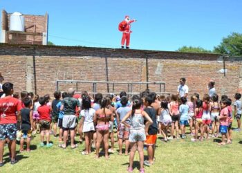 VILLA CAÑAS: PAPÁ NOEL PASÓ POR LA COLONIA MUNICIPAL