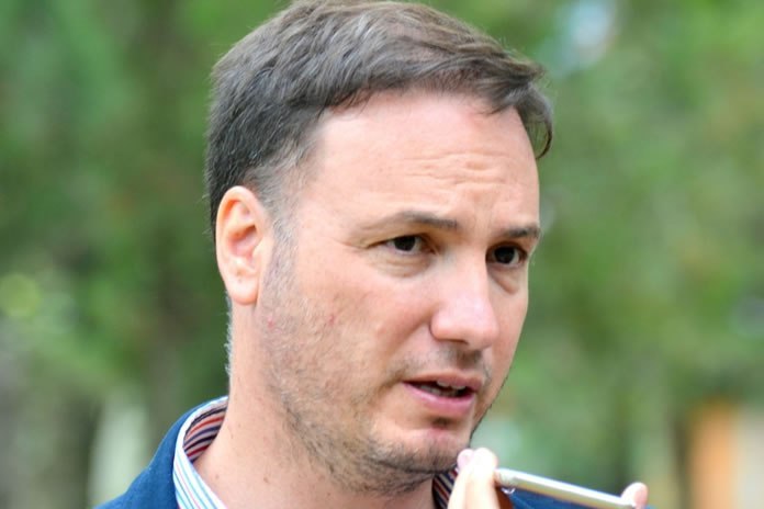 EL SENADOR ENRICO ANUNCIÓ QUE SE ABRIÓ LA LICITACIÓN PÚBLICA PARA EJECUTAR LAS OBRAS EDICILIAS EN “EL INDUSTRIAL” Y LA APERTURA DE SOBRES SERÁ EL 21 DE DICIEMBRE