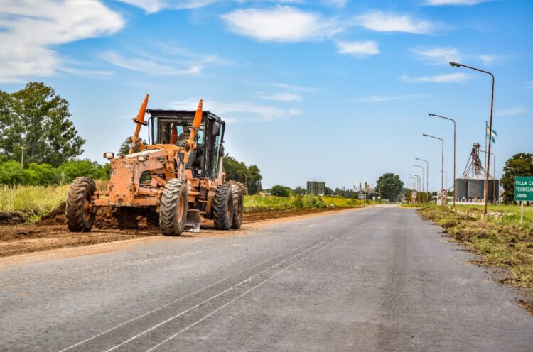 EL SENADOR ENRICO ANUNCIÓ QUE SOLO RESTAN LOS TRABAJOS EN BANQUINAS Y DE PINTURA PARA FINALIZAR LA REPAVIMENTACIÓN DE LA RUTA 94 EN SU TRAMO MÁS DETERIORIADO