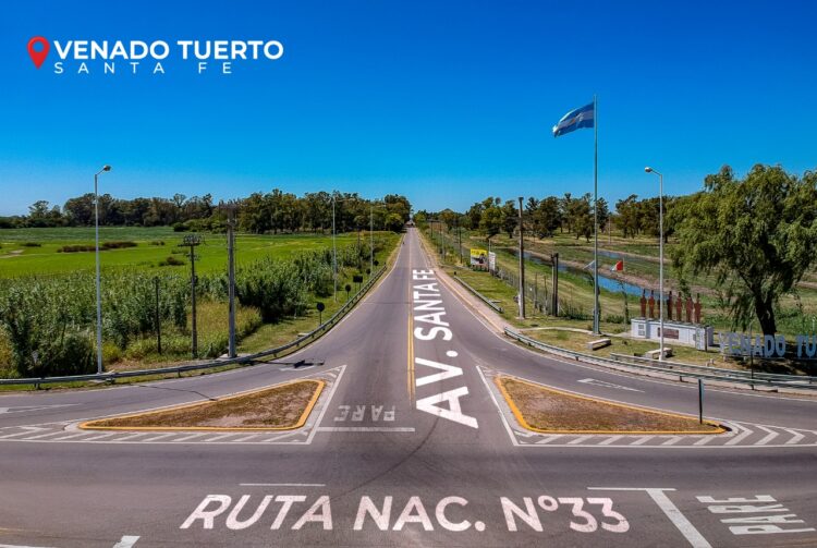 POR TODA LA REGIÓN: EL SENADOR ENRICO BRINDA APOYO A ESPACIOS DE FE, CULTURA Y DEPORTE EN RUFINO