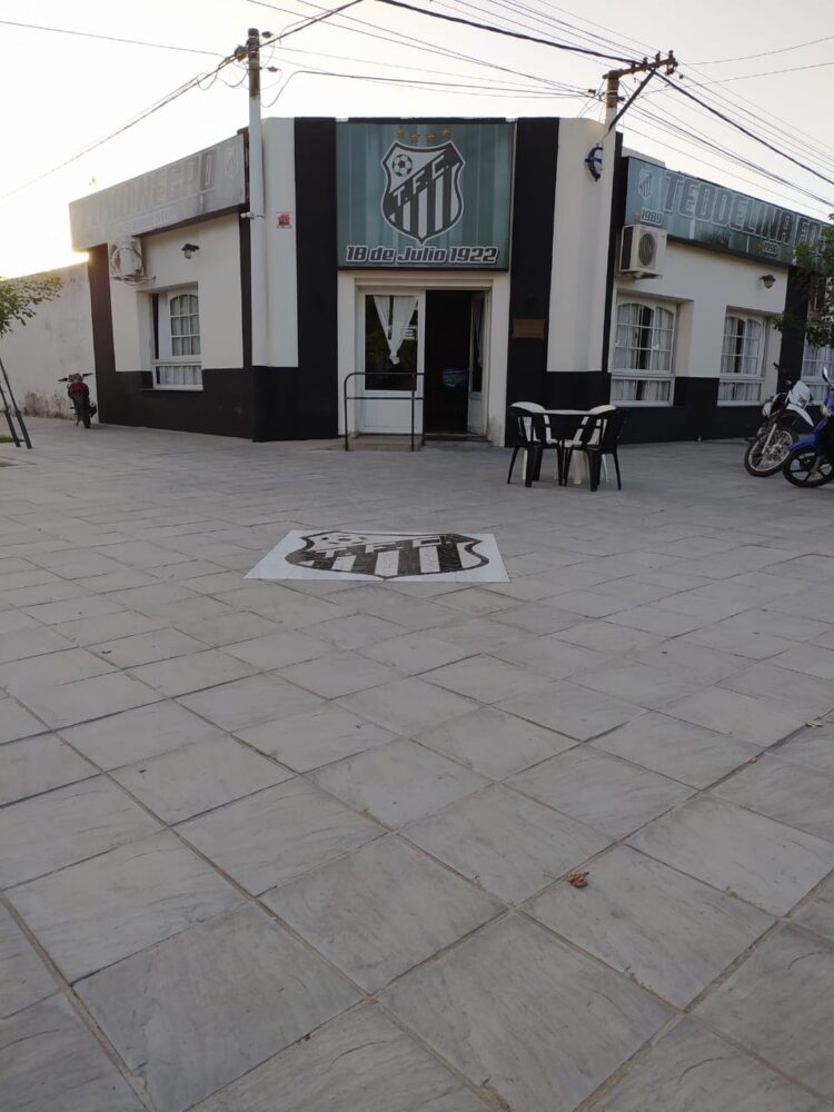 TEODELINA FBC PROYECTA EL MUSEO DEL CENTENARIO Y LA TIENDA DEL LOMO NEGRO