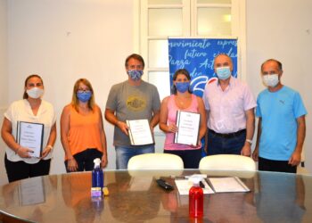 VILLA CAÑAS :SE ENTREGARON FONDOS A SPORTSMAN Y STUDEBAKER POR LA COLONIA PARA ADULTOS MAYORES DE PAMI