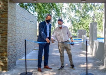  EL SENADOR ENRICO Y LA COMUNA DE SANCTI SPÍRITU INAUGURARON LA PRIMERA PILETA PÚBLICA DE LA LOCALIDAD