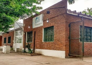 UN PASO HACIA ADELANTE: LA ESCUELA N° 1364 DE VENADO TUERTO CONTARÁ CON NUEVOS BANCOS Y MATERIAL DIDÁCTICO