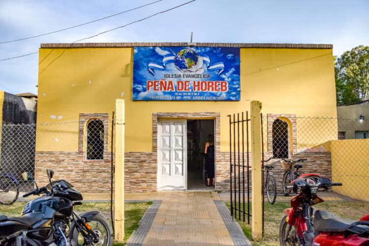 EL SENADOR ENRICO BRINDA RESPALDO A NUEVOS PROYECTOS DE IGLESIA PEÑA DE HOREB Y LA MARRUPEÑA DE SANTA ISABEL