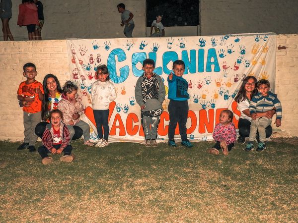 TEODELINA 𝐂𝐀𝐌𝐏𝐀𝐌𝐄𝐍𝐓𝐎 𝐘 𝐅𝐎𝐆𝐎𝐍 𝐏𝐀𝐑𝐀 𝐃𝐄𝐒𝐏𝐄𝐃𝐈𝐑 𝐋𝐀 𝐂𝐎𝐋𝐎𝐍𝐈𝐀