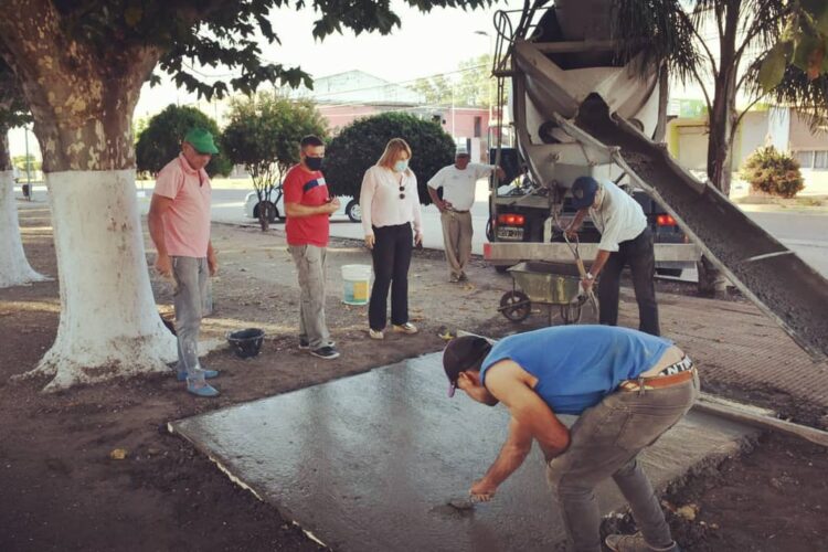 RENOVACIÓN DE LA PLAZA DE ARRIBEÑOS.