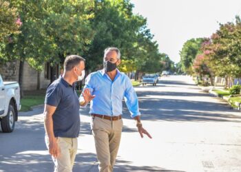 PRESENCIA DEL SENADOR ENRICO EN SANCTI SPÍRITU: REUNIÓN DE TRABAJO CON CÉSAR BAINOTTI Y ENTREGA DE PERSONERÍA JURÍDICA A BOMBEROS VOLUNTARIOS