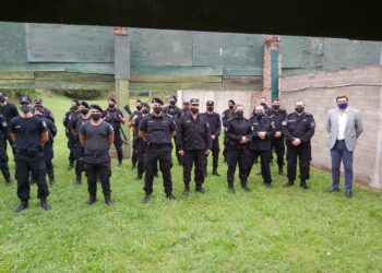 UNIDAD REGIONAL VIII: CAPACITACIÓN ESPECÍFICA Y ADIESTRAMIENTOS ESPECIALES PARA LOS NUEVOS EFECTIVOS DE LA POLICÍA DE SANTA FE 