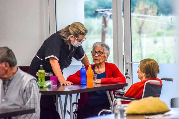 CERCA DE LOS VECINOS, CERCA DE LOS PROYECTOS: EL SENADOR ENRICO ACOMPAÑA EL TRABAJO DE LAS INSTITUCIONES DE DIEGO DE ALVEAR