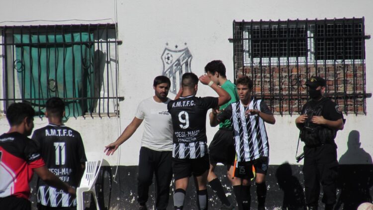 LOS “LOMOS NEGROS” GANARON 2 A 1 A SPORTSMAN CARMELENSE