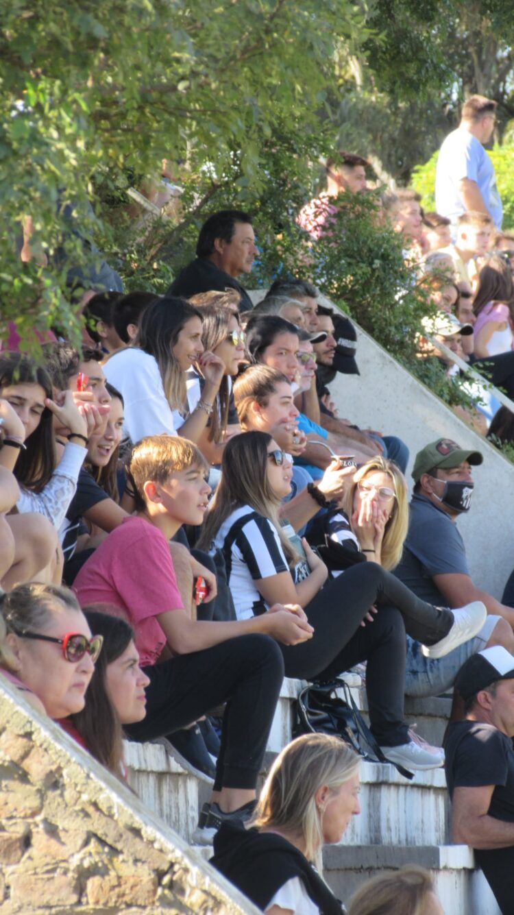 LOS “LOMOS NEGROS” GANARON 2 A 1 A SPORTSMAN CARMELENSE